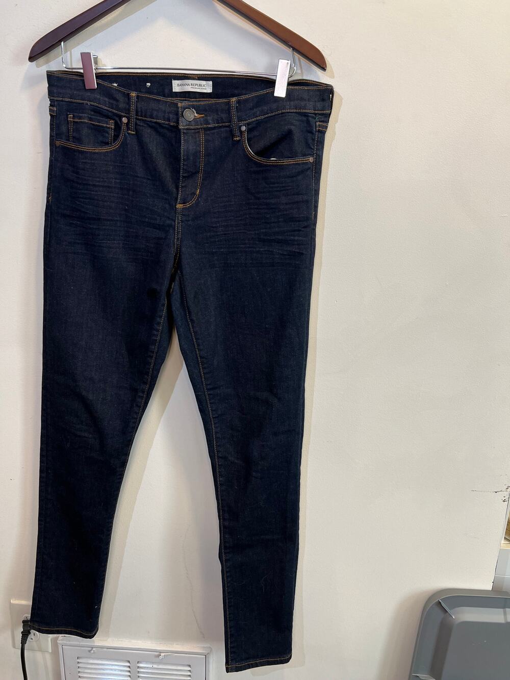 Banana Republic Dark Wash Stretch Skinny Jean - Size 31"